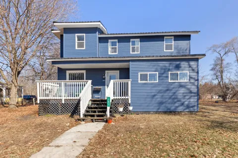 101 River Court