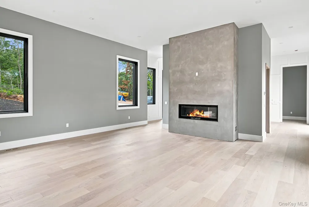 207 Middle Line Highway Southampton, NY 11968