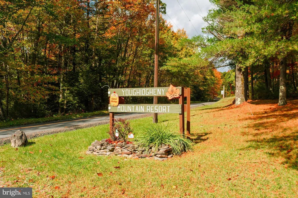 233 RHODODENDRON DRIVE Oakland, MD 21550