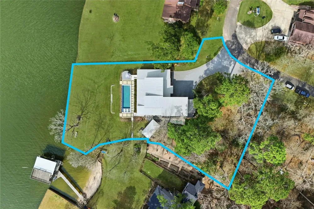 318 Little Dove Livingston, TX 77352