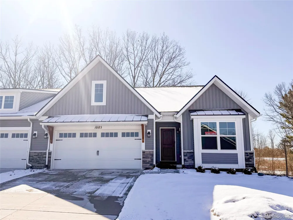 1085 Camellia Circle #32 Marion Township, MI 48843