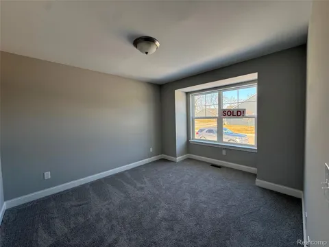 1085 Camellia Circle #32