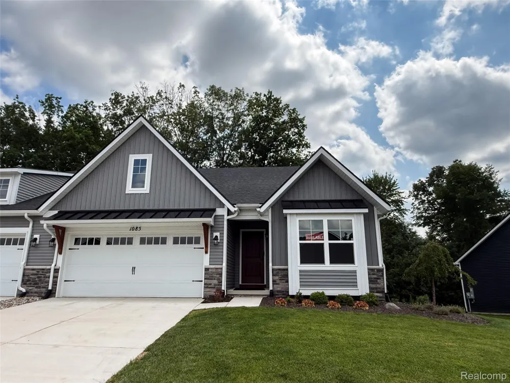 1085 Camellia Circle #32 Marion Township, MI 48843
