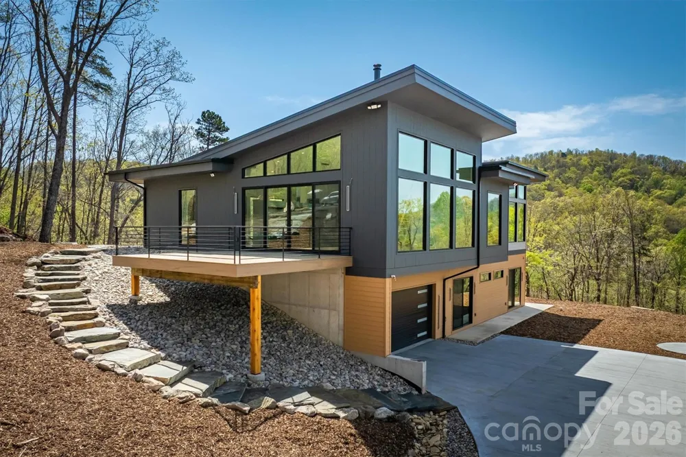 463 Summit Trail Nebo, NC 28761