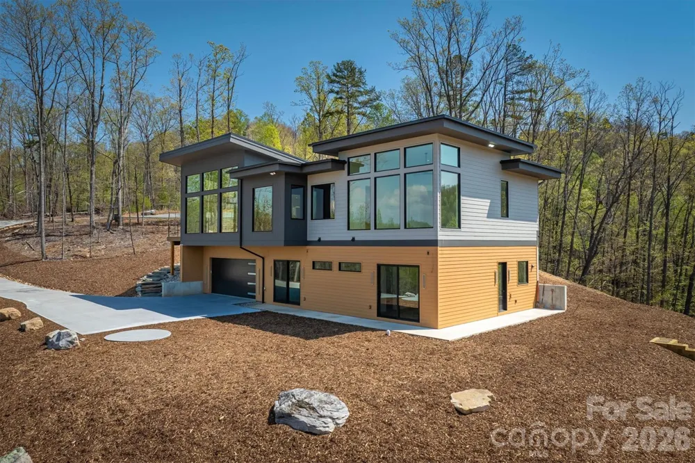 463 Summit Trail Nebo, NC 28761