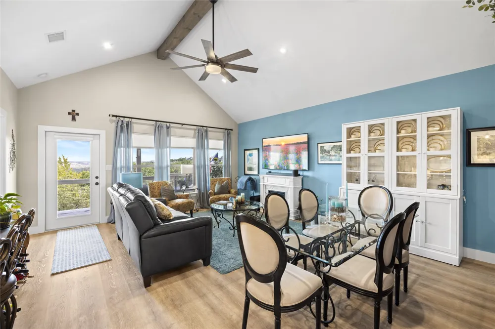 1057 Roanoke Lane Kerrville, TX 78028
