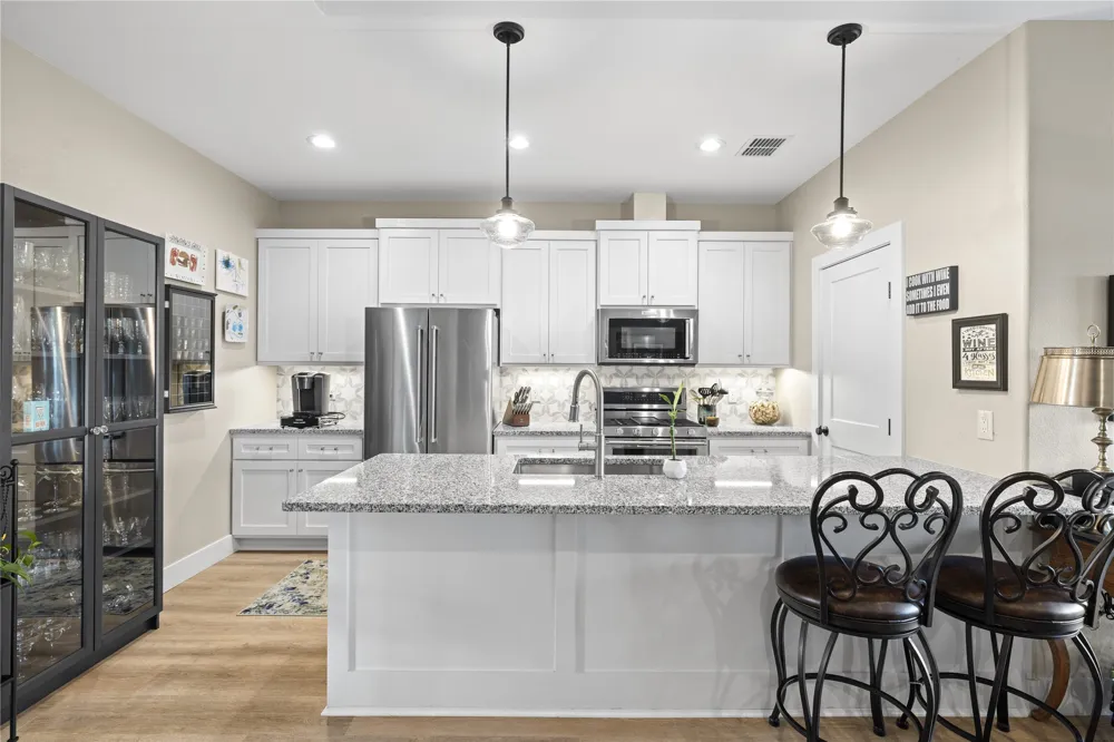 1057 Roanoke Lane Kerrville, TX 78028