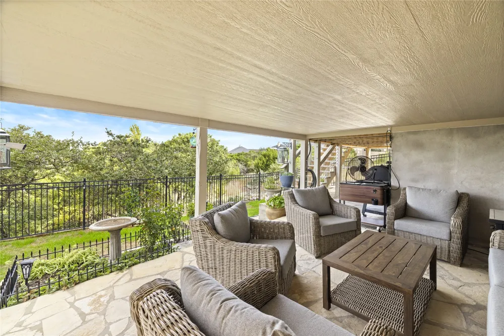 1057 Roanoke Lane Kerrville, TX 78028