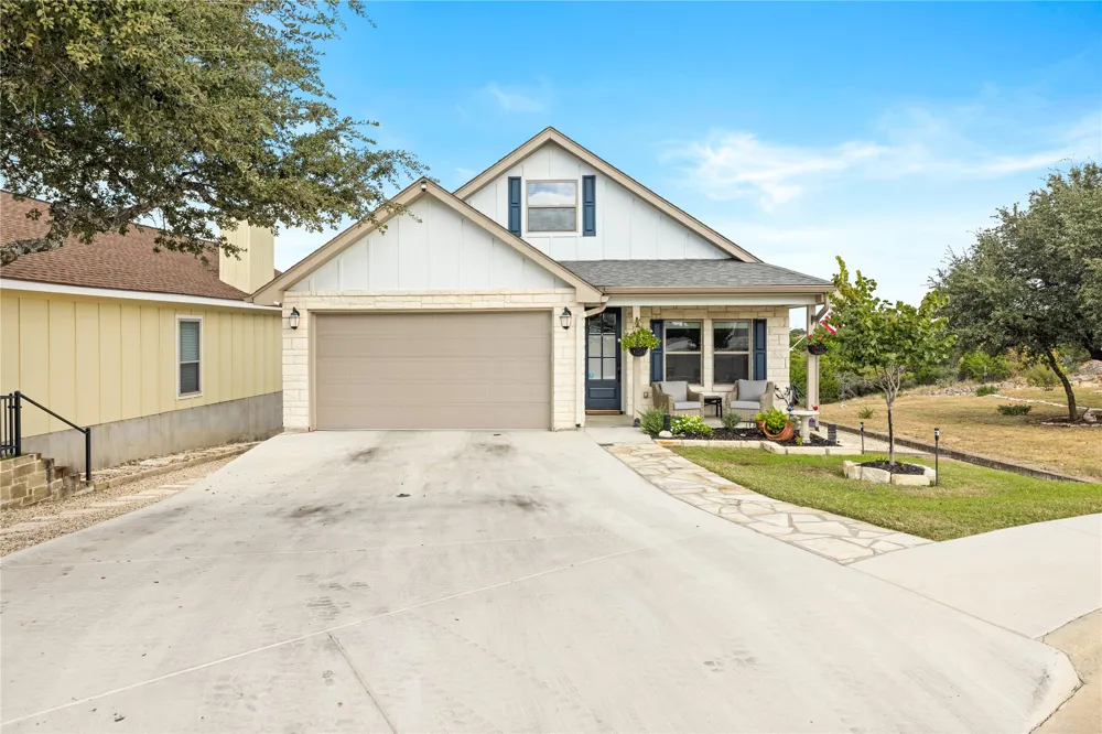 1057 Roanoke Lane Kerrville, TX 78028