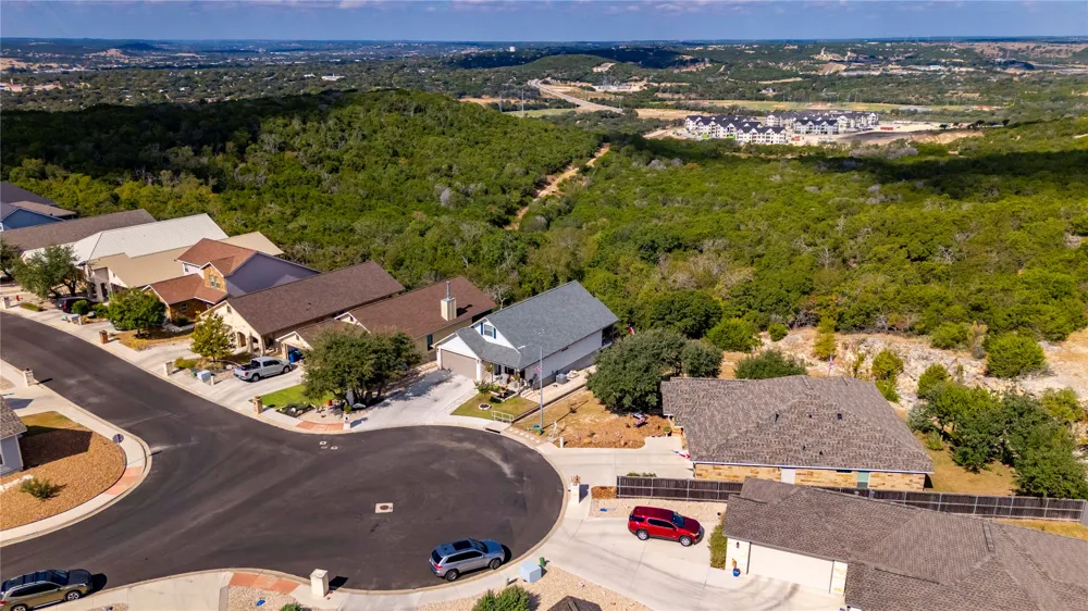 1057 Roanoke Lane Kerrville, TX 78028