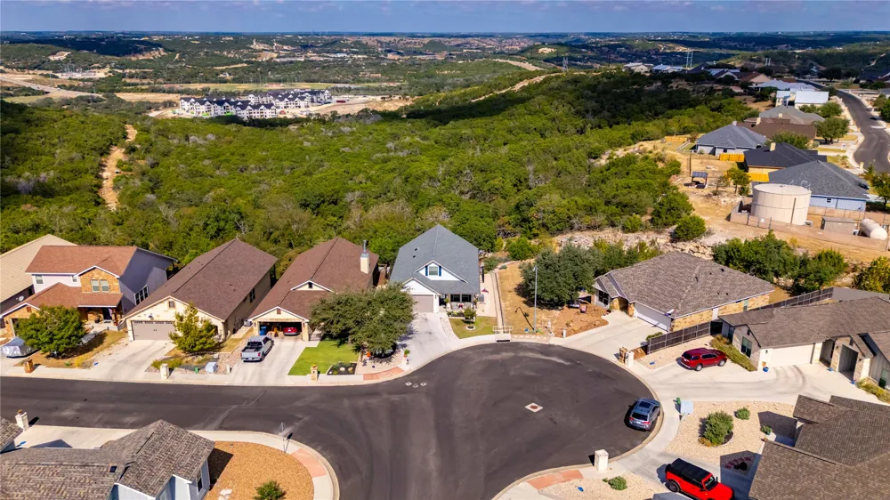 1057 Roanoke Lane Kerrville, TX 78028
