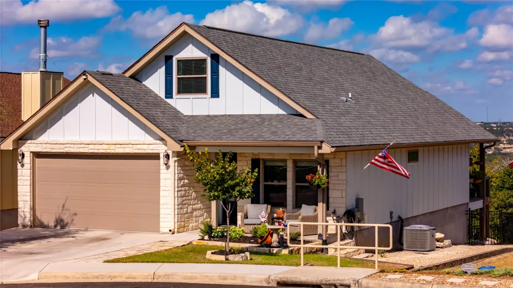 1057 Roanoke Lane Kerrville, TX 78028