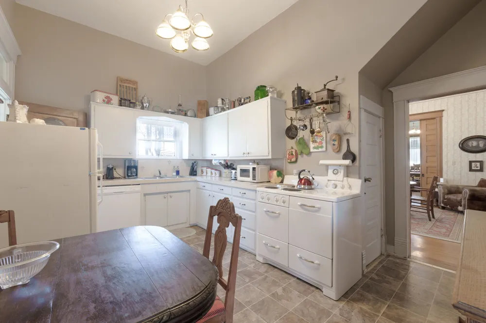 606 S Key Avenue Lampasas, TX 76550