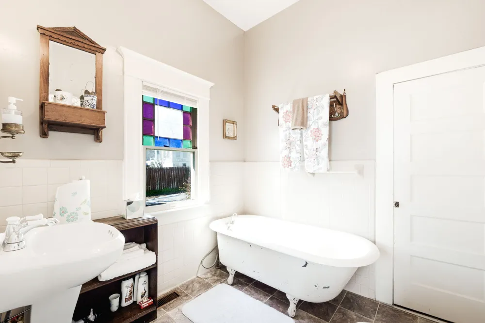606 S Key Avenue Lampasas, TX 76550