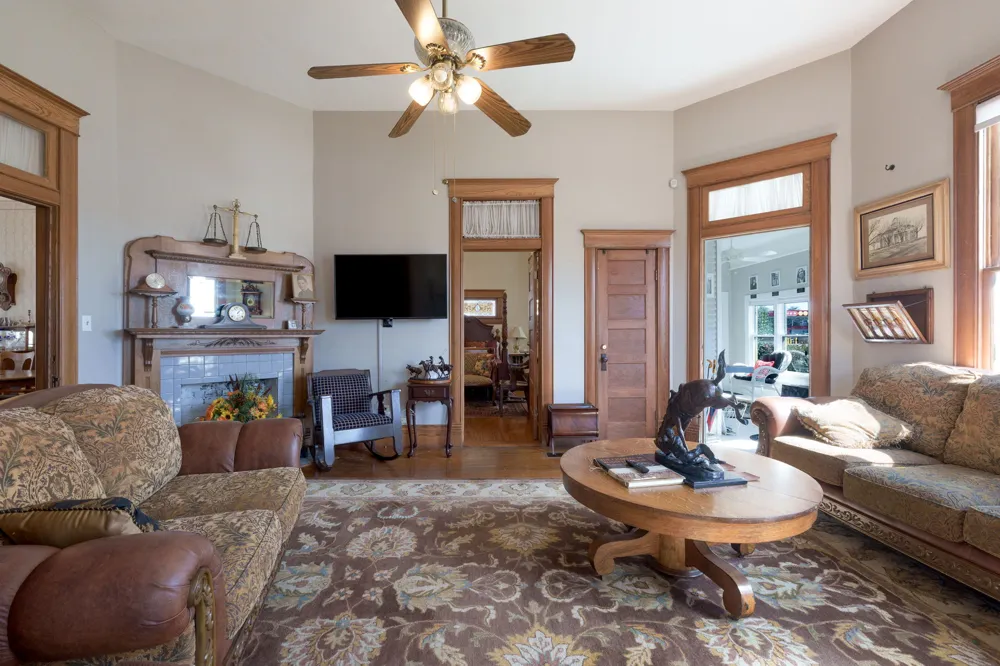 606 S Key Avenue Lampasas, TX 76550