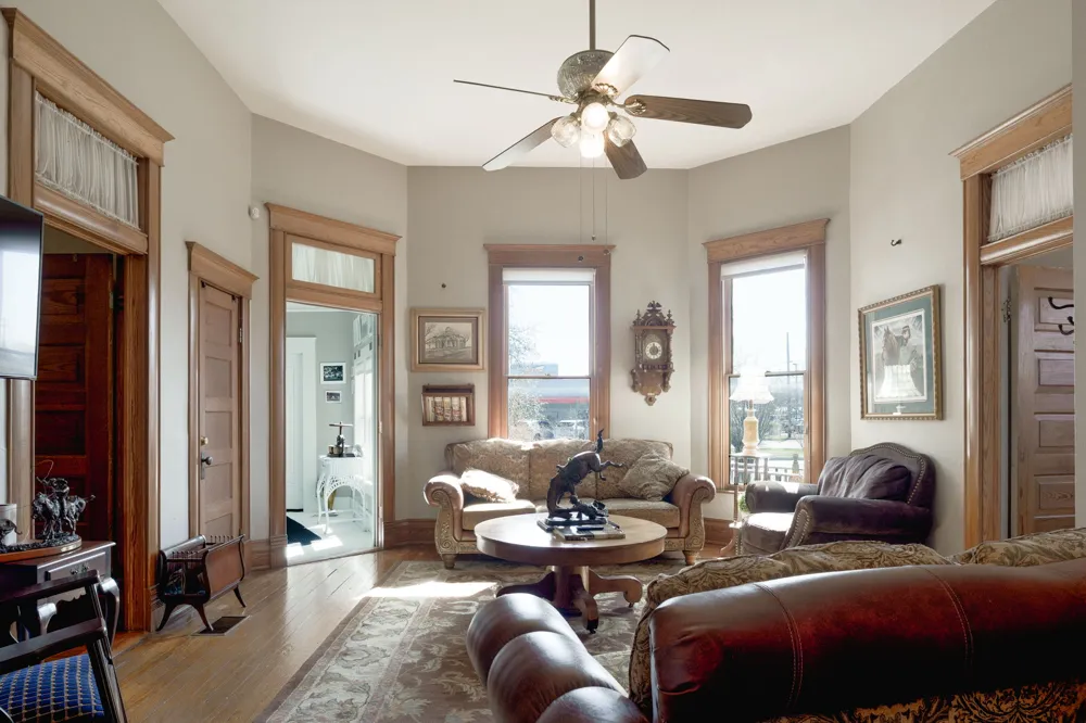 606 S Key Avenue Lampasas, TX 76550