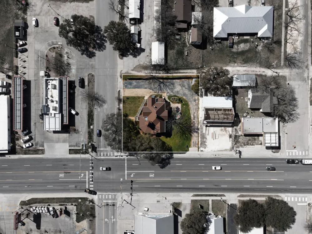 606 S Key Avenue Lampasas, TX 76550
