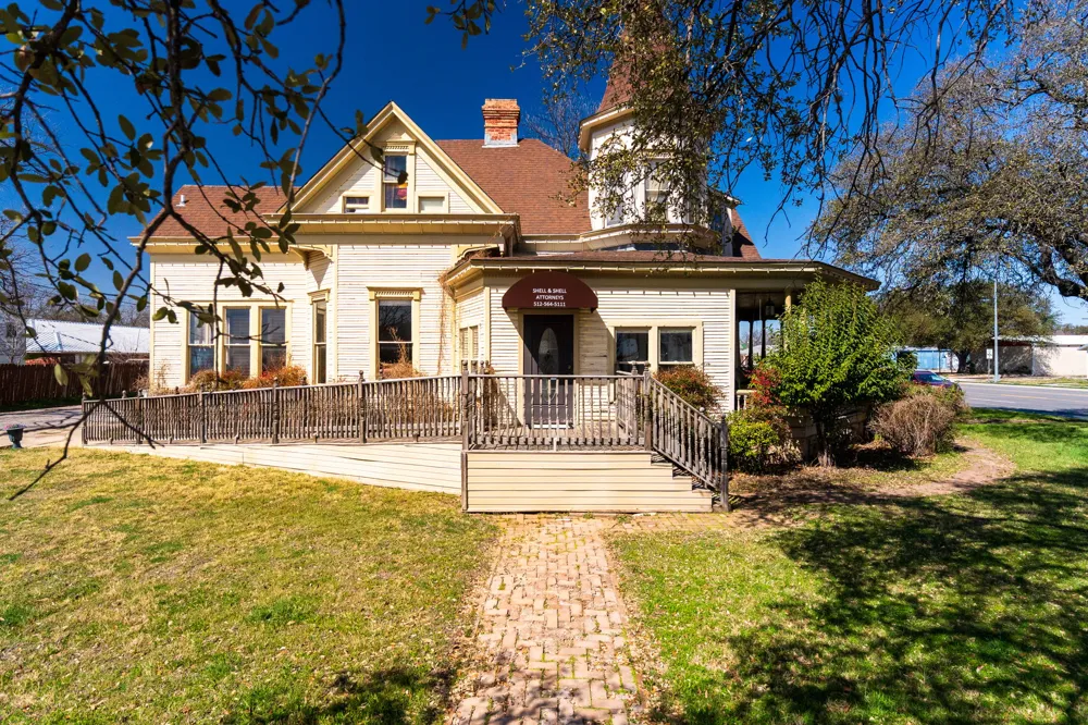 606 S Key Avenue Lampasas, TX 76550