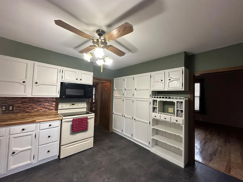 431 W Luverne Street Luverne, MN 56156