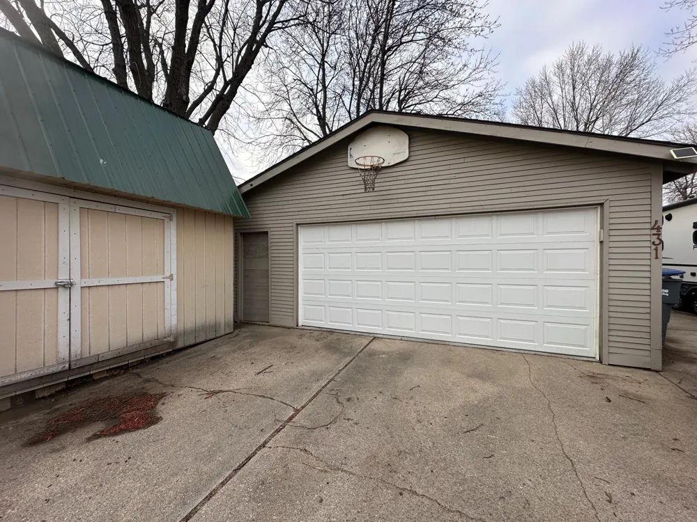 431 W Luverne Street Luverne, MN 56156