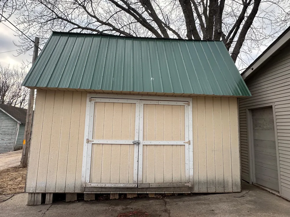 431 W Luverne Street Luverne, MN 56156