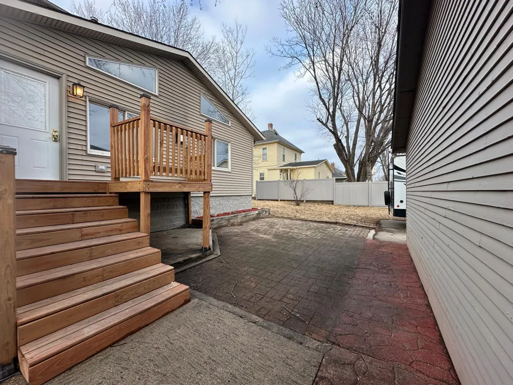 431 W Luverne Street Luverne, MN 56156