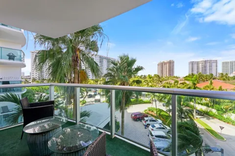 19370 Collins Ave #422
