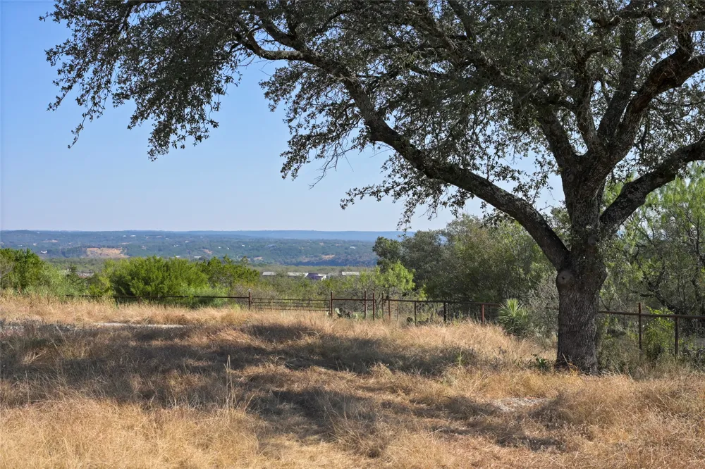 1033 Flying X Road Spicewood, TX 78669