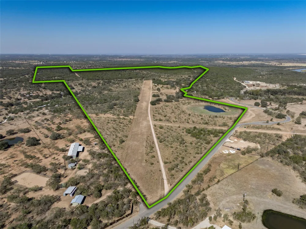 1033 Flying X Road Spicewood, TX 78669