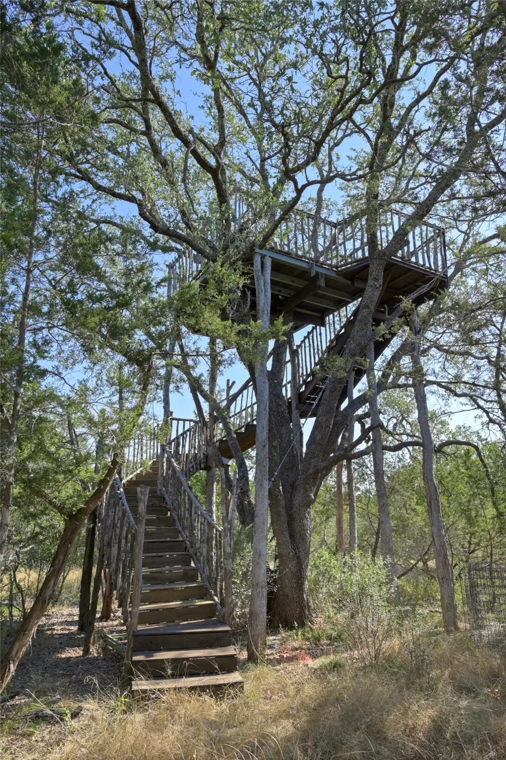 1033 Flying X Road Spicewood, TX 78669