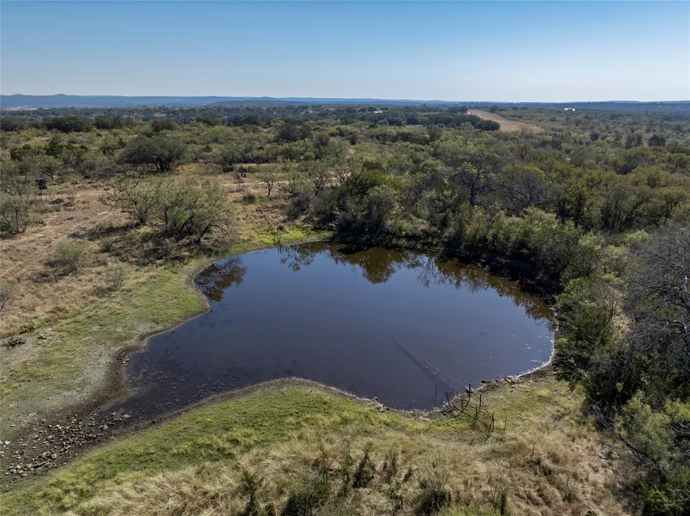 1033 Flying X Road Spicewood, TX 78669