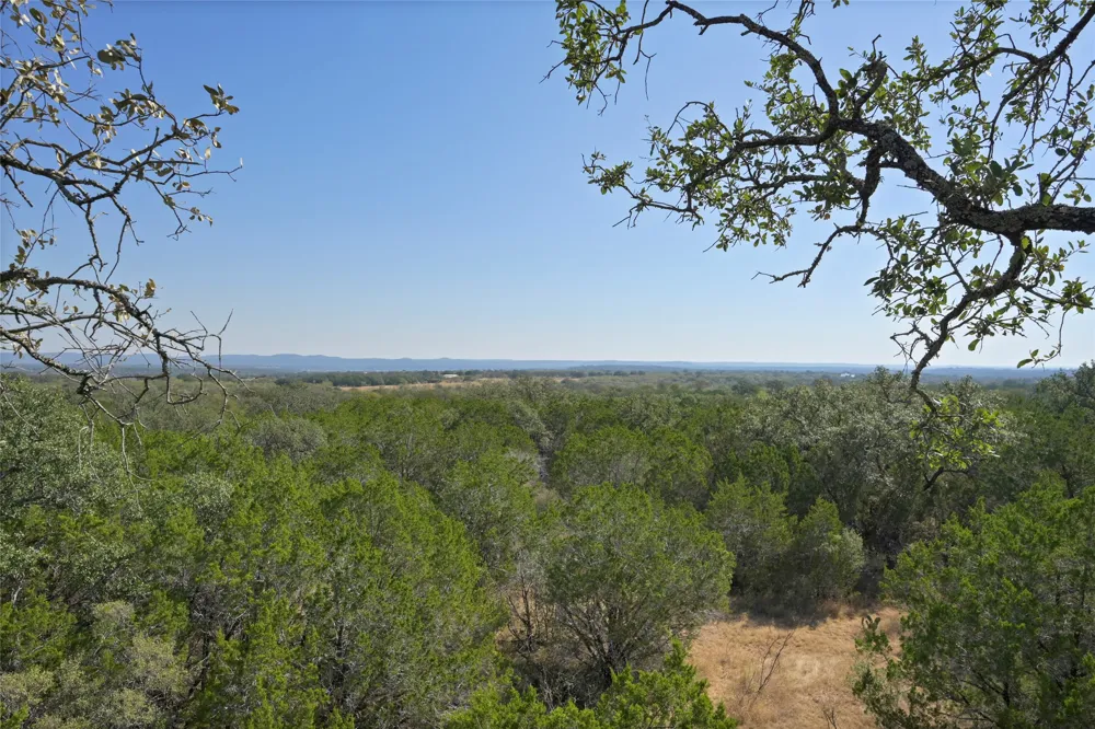 1033 Flying X Road Spicewood, TX 78669