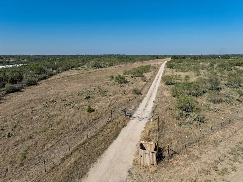 1033 Flying X Road Spicewood, TX 78669