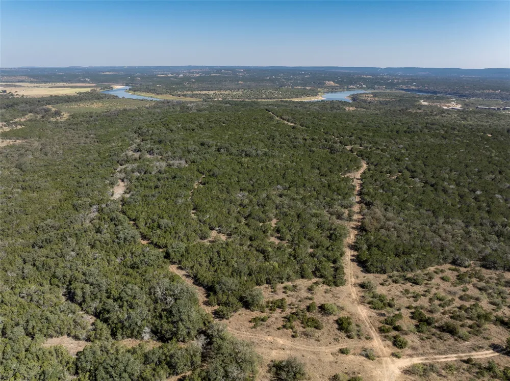 1033 Flying X Road Spicewood, TX 78669