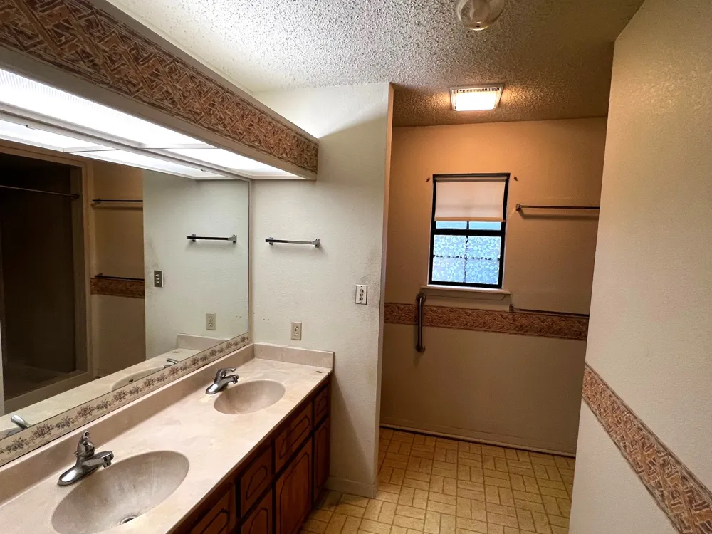 180 Steven Court La Grange, TX 78945