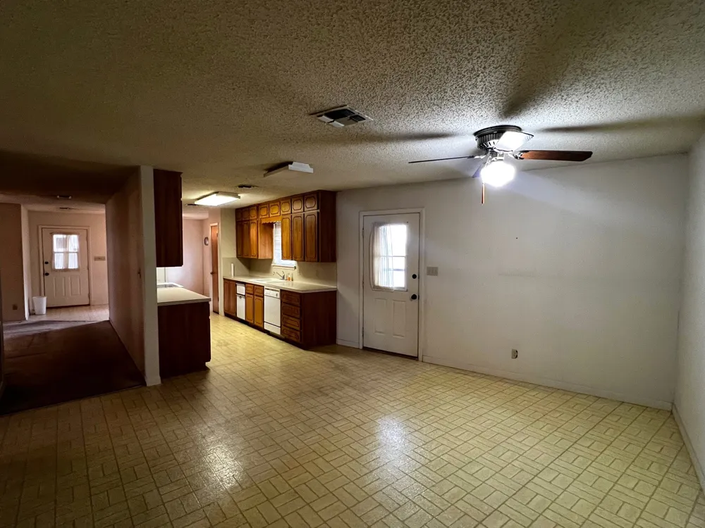 180 Steven Court La Grange, TX 78945