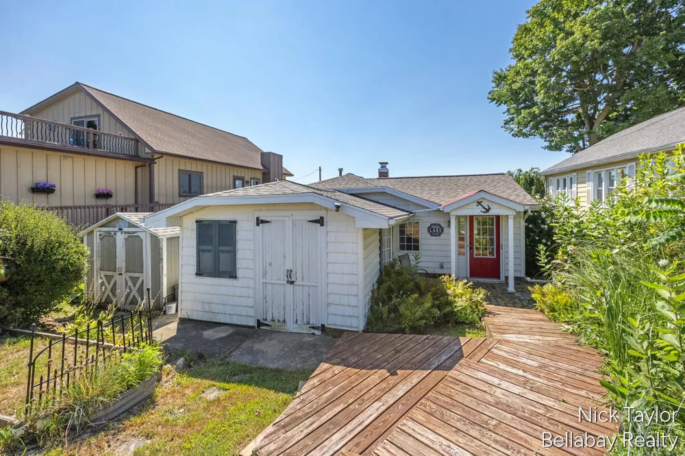 8198 Morrison Lake Gardens Saranac, MI 48881