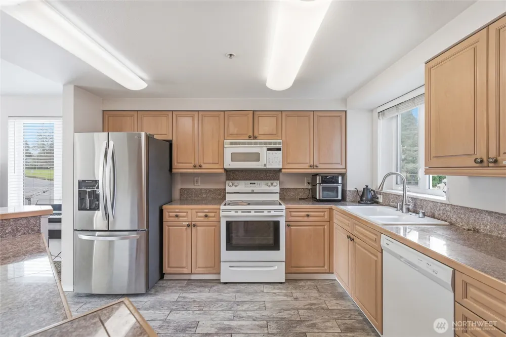 15020 Bothell Way NE #406 Lake Forest Park, WA 98155