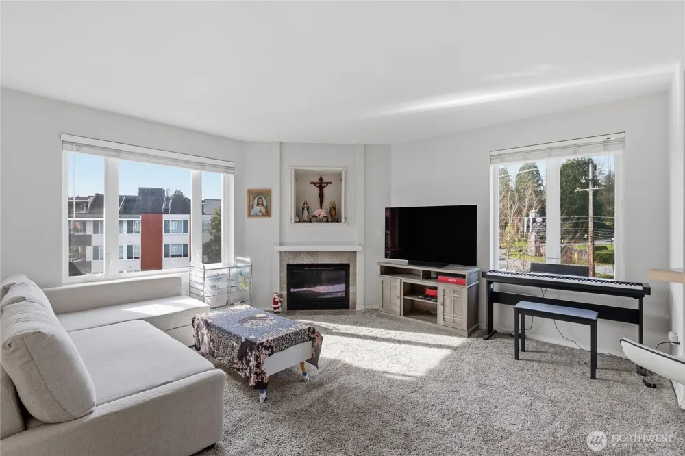 15020 Bothell Way NE #406 Lake Forest Park, WA 98155
