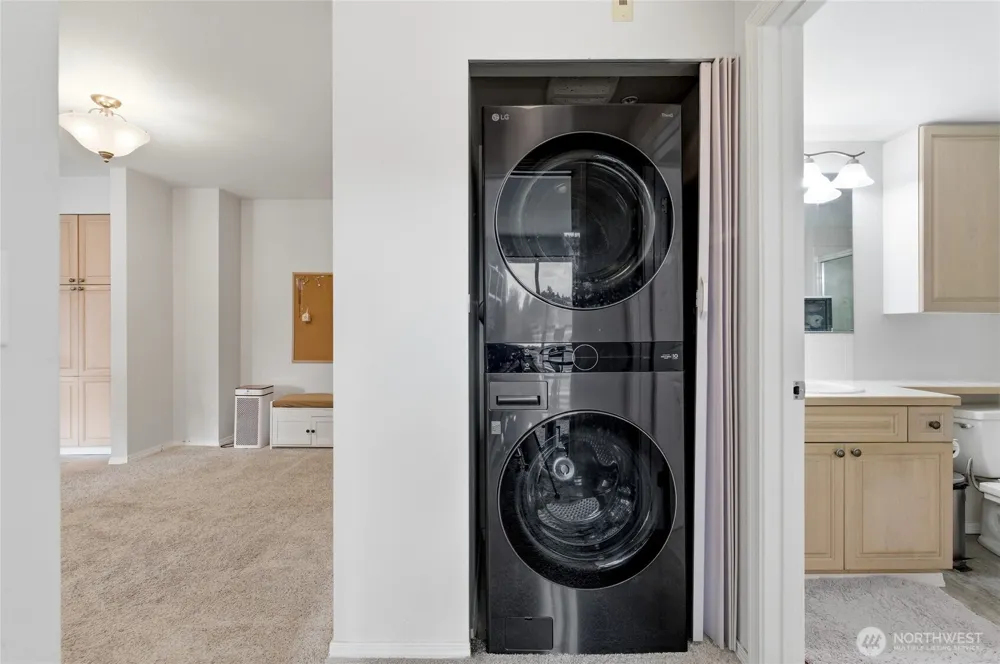 15020 Bothell Way NE #406 Lake Forest Park, WA 98155