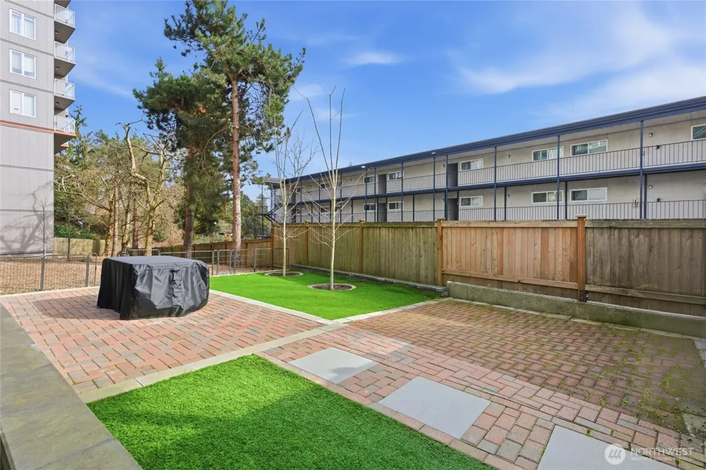 15020 Bothell Way NE #406 Lake Forest Park, WA 98155