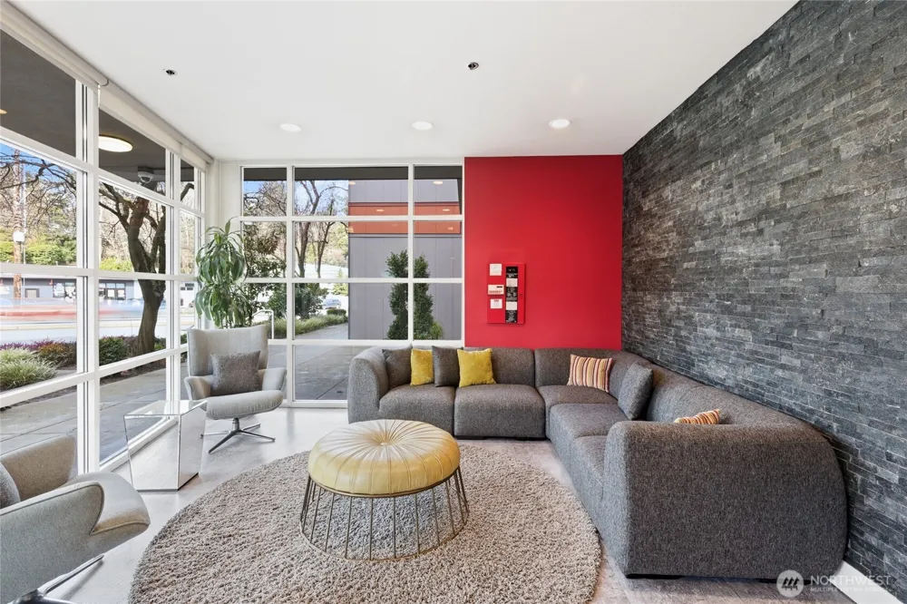 15020 Bothell Way NE #406 Lake Forest Park, WA 98155