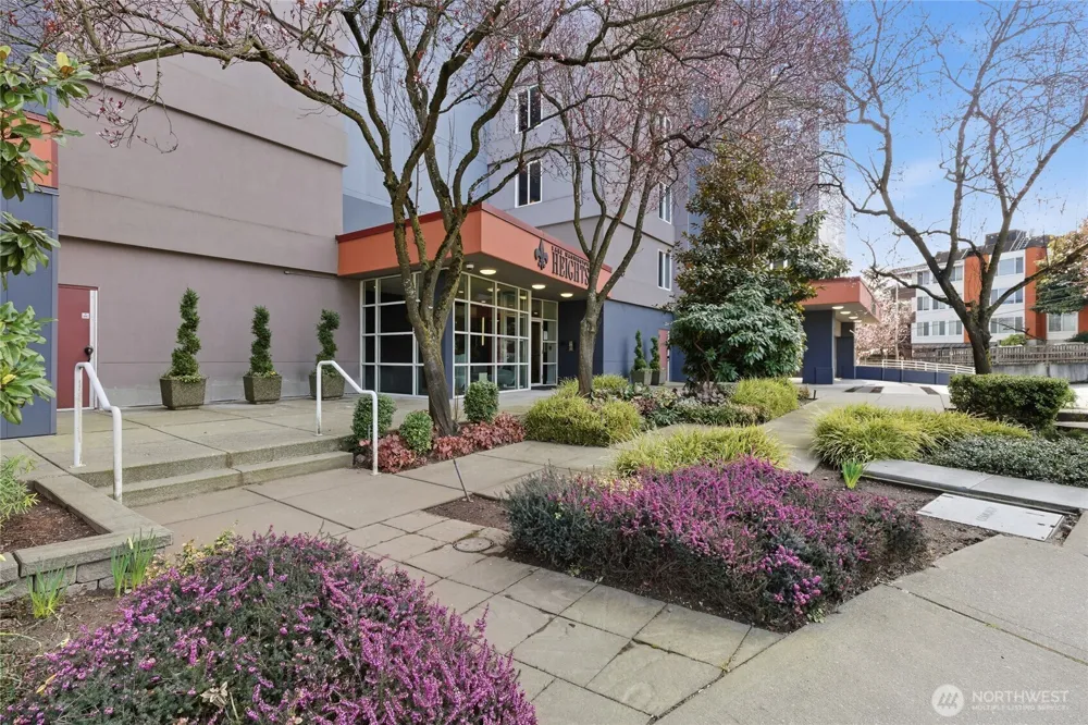15020 Bothell Way NE #406 Lake Forest Park, WA 98155