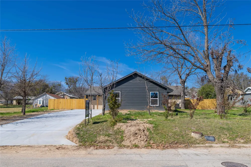603 Pearl Street Comanche, TX 76442