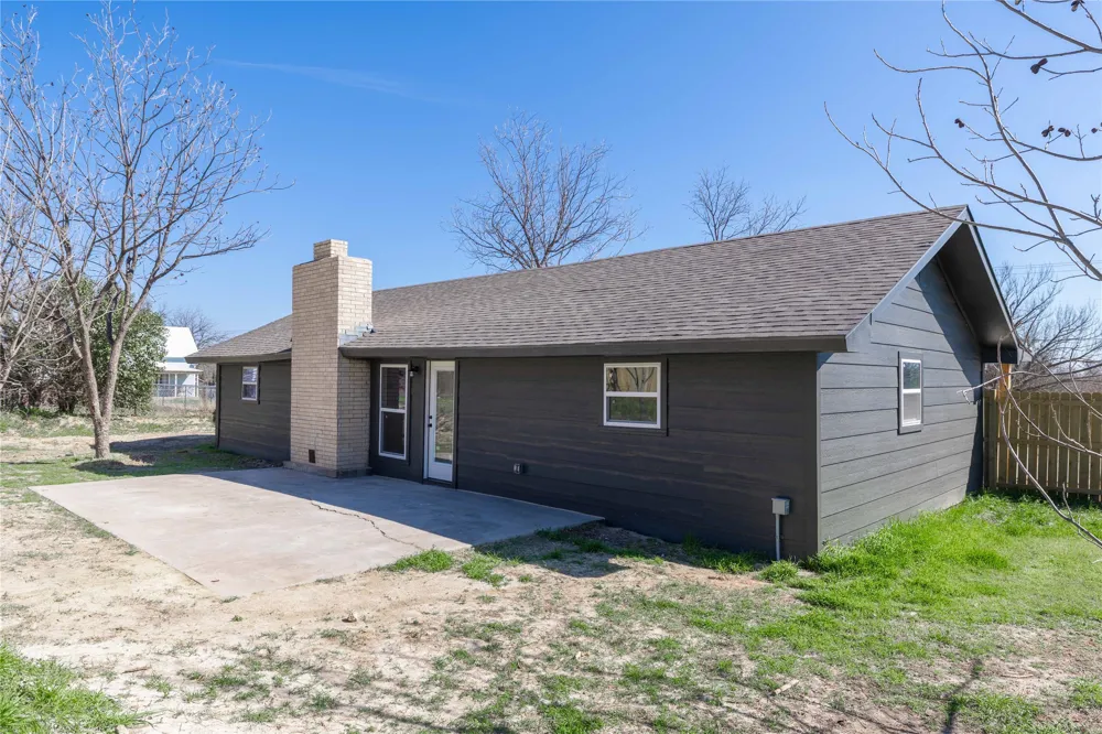603 Pearl Street Comanche, TX 76442