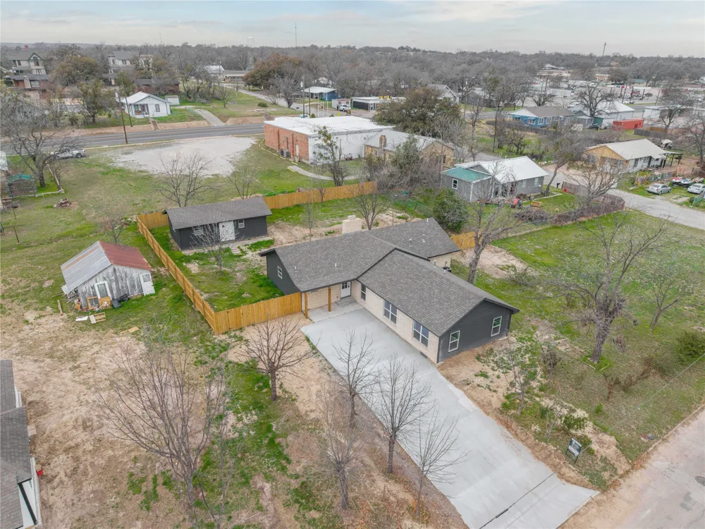 603 Pearl Street Comanche, TX 76442