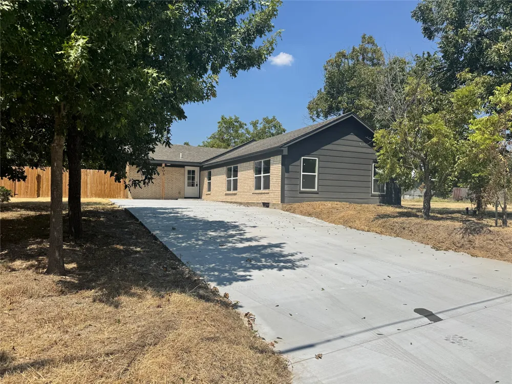 603 Pearl Street Comanche, TX 76442