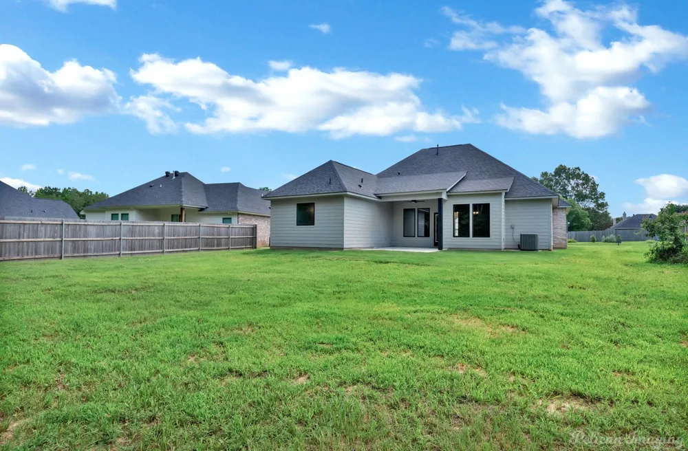 8142 Myrtlewood Drive Greenwood, LA 71033