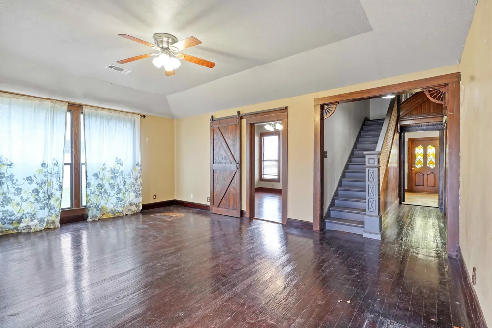 401 W Maple Street Whitewright, TX 75491