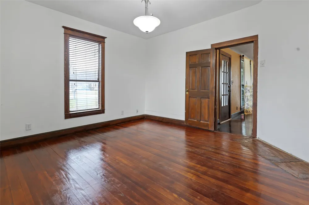 401 W Maple Street Whitewright, TX 75491